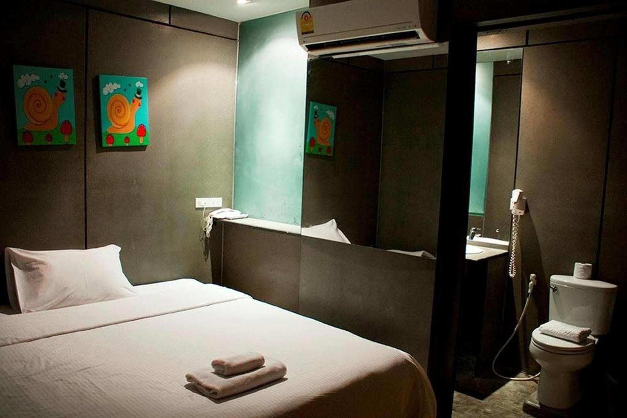 Hotel Justbeds Bangkok Esterno foto