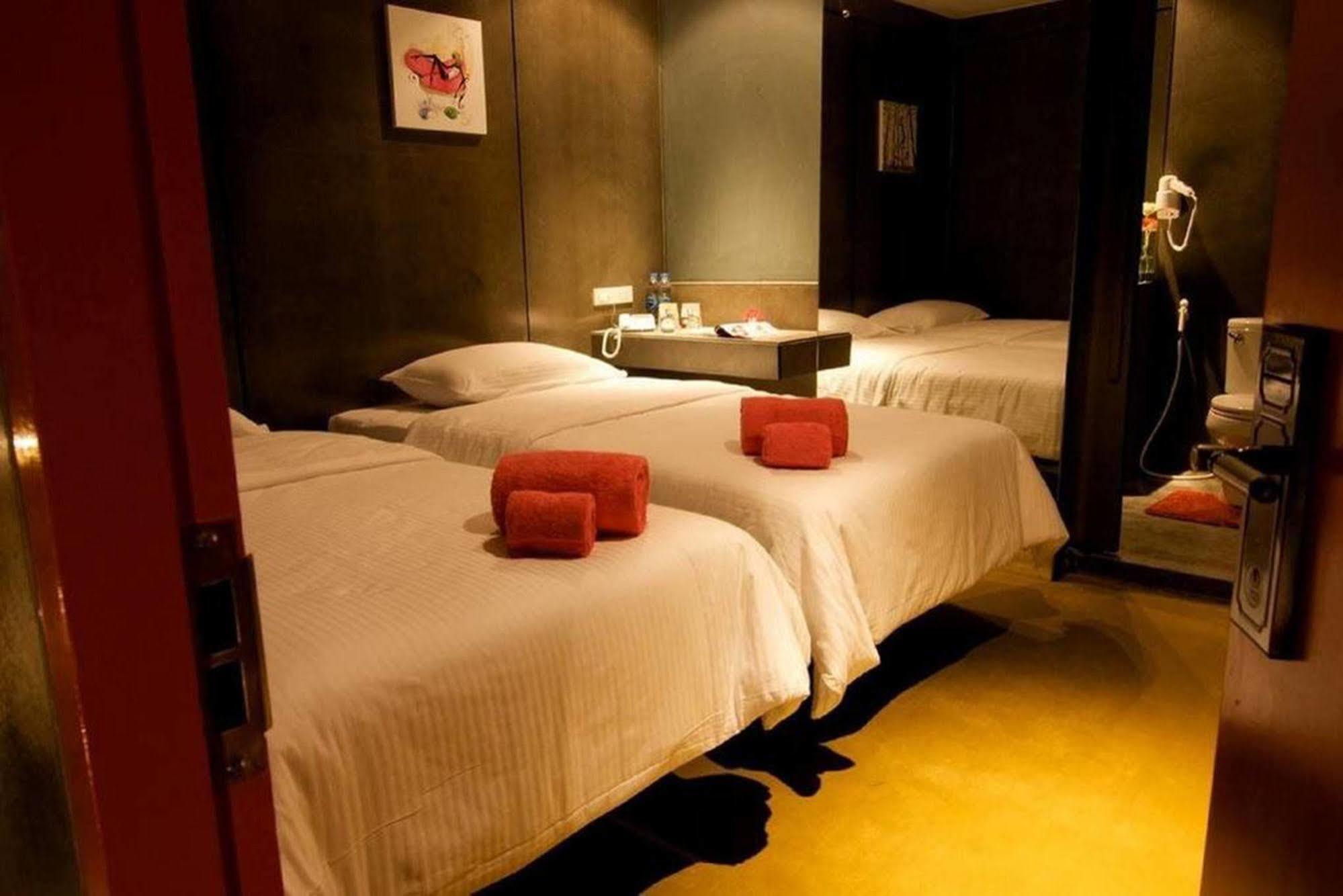 Hotel Justbeds Bangkok Esterno foto